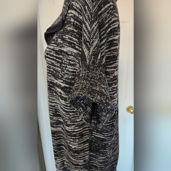 Kenneth Cole Reaction zipper sweater - Picture 4 of 7